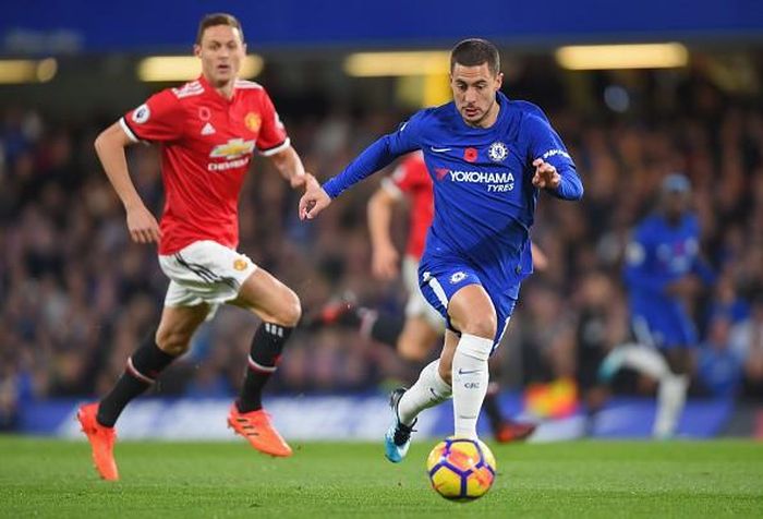 Chelsea đang cầm bóng nhiều hơn nhưng chưa khoan thủng được hàng thủ M.U