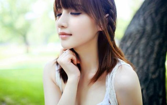 Tuổi Mão: Công việc: Các mối quan hệ hợp tác đều suôn sẻ, kinh doanh buôn bán thuận lợi. Tài vận: Cầu tài đắc tài, tiền bạc rủng rỉnh. Tình cảm: Ngọt ngào, thắm thiết. Hướng vượng tài: Xuất hành hướng Tây Nam, kỵ hướng Bắc. Màu sắc vượng vận: Màu trắng gạo. Quý nhân: Tuổi Mùi.