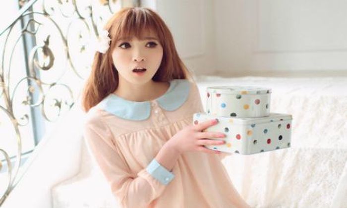 Tuổi Thìn: Công việc: Có cơ hội tốt đến nhưng vì bản thân do dự mà làm lỡ. Tài vận: Không có cơ hội cầu tài, cố gắng tiết kiệm chi tiêu. Tình cảm: Có chút phiền phức trong chuyện tình cảm, hai người dễ vì hiểu nhầm mà chiến tranh lạnh. Hướng vượng tài: Xuất hành hướng Nam, kỵ hướng Đông. Màu sắc vượng vận: Màu đỏ. Quý nhân: Tuổi Ngọ.
