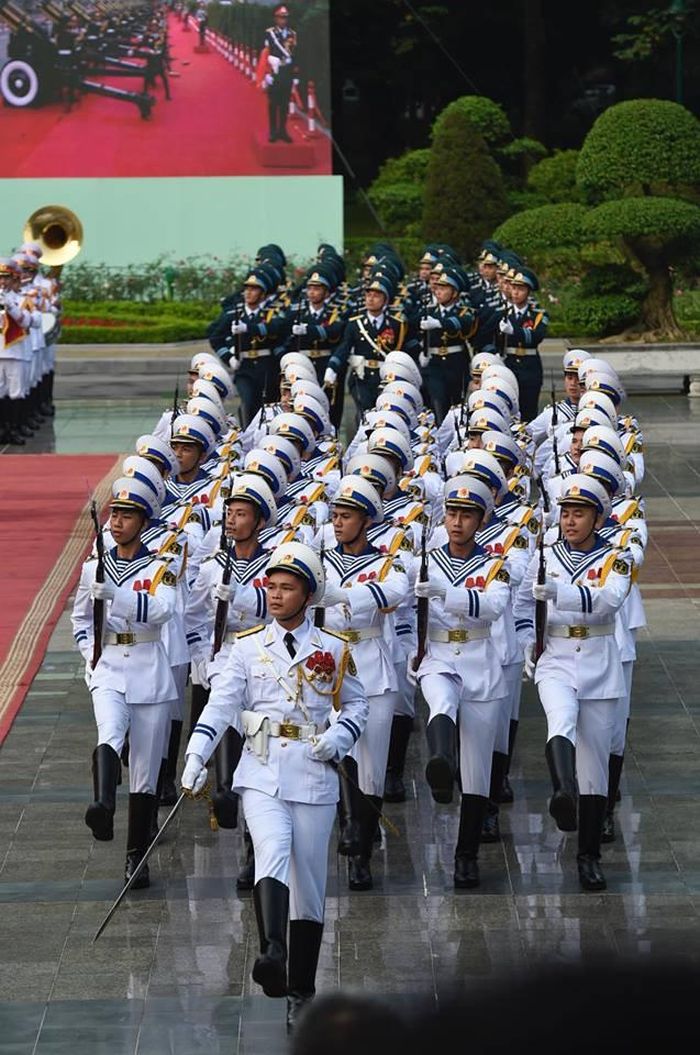Vào ngày mai 13/11, Chủ tịch nước, Tổng Bí thư Đảng Cộng sản Trung Quốc Tập Cận Bình ăn sáng với Tổng Bí thư Nguyễn Phú Trọng, đặt vòng hoa và viếng Lăng Chủ tịch Hồ Chí Minh.