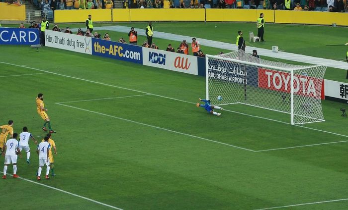 Lúc này, Australia đã chạm tay vào tấm vé dự World Cup. Trong 10 phút cuối, Australia khép lại trận thắng toàn nhờ những tình huống cố định khi Mile Jedinak không bỏ lỡ cơ hội ghi bàn tiếp tục từ chấm 11 m. Đội tuyển Honduras có bàn danh dự vào phút bù giờ, tuy nhiên điều đó vô nghĩa. Như vậy, World Cup 2018 lúc này đã có 31/32 đội giành quyền tham dự.