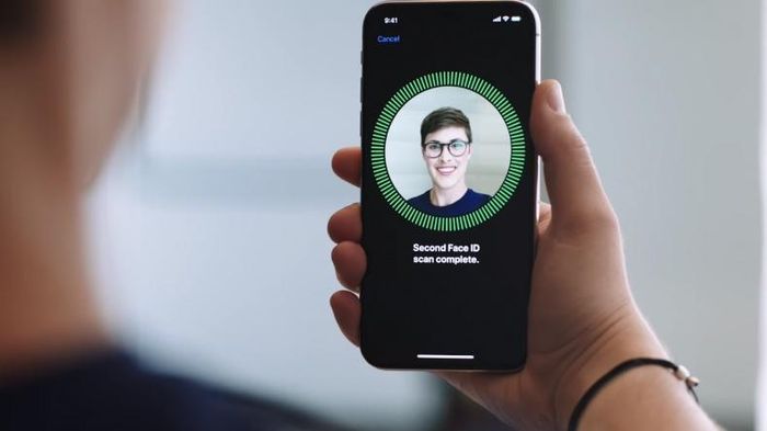 Theo Wired, để đánh đổi lấy sự tiện lợi, người dùng phải chấp nhận một số hạn chế về mặt bảo mật với Face ID. Ảnh: Techjuice. 