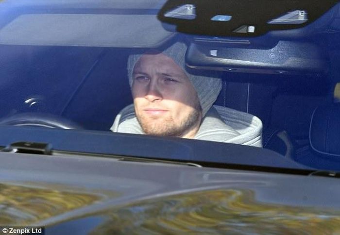 Hậu vệ Daley Blind trở về sau khi cùng ĐT Hà Lan tham dự 2 trận giao hữu gặp Scotland và Romania. 