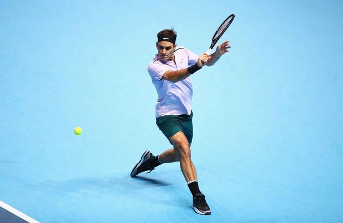 Tuy nhiên, Federer nhanh chóng chứng tỏ bản lĩnh bằng break quyết định ở game 10, qua đó giành phần thắng 6-4 trong set 2.