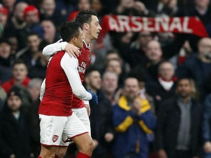 Bộ đôi Sanchez - Ozil đang rục rịch rời sân Emirates. Ảnh: Internet