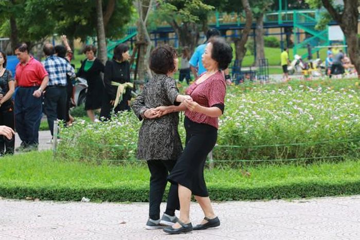Chỉ khi trời mưa mới ngăn được các U60,70 đến tham gia các buổi tập luyện này.