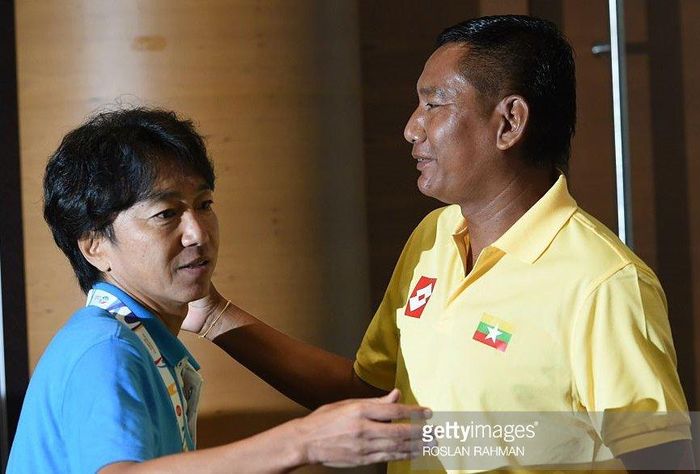  HLV Miura và HLV U Kyi Lwin ở SEA Games 28.