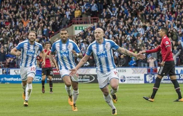 Trên sân Galpharm, Huddersfield đã từng quật ngã Man Utd với tỉ số 2 – 1. Ảnh: Internet.