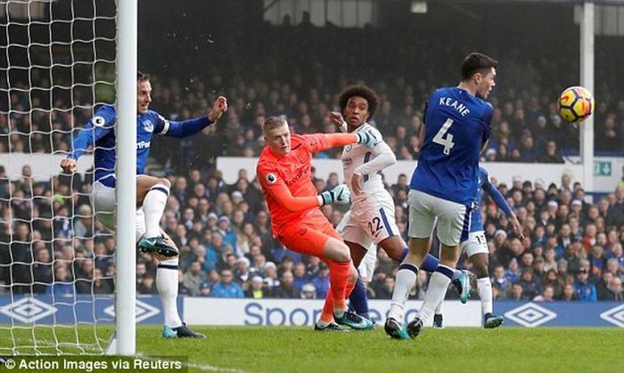Chelsea liên tục có cơ hội...
