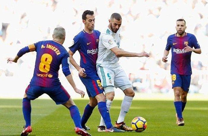 Real Madrid nhập cuộc đầy hứng khởi và gây ra nhiều khó khăn cho Barca