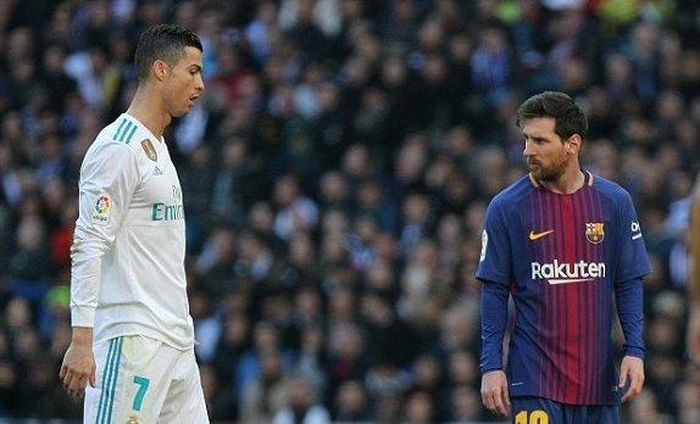 Ronaldo chơi nổi bật hơn Messi trong hiệp một