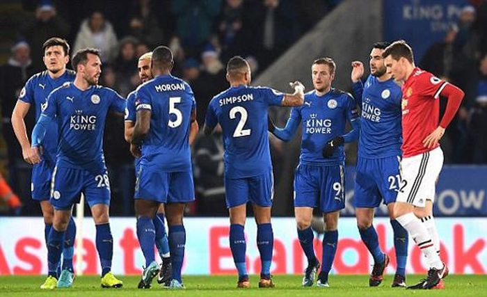 Vardy xé lưới MU