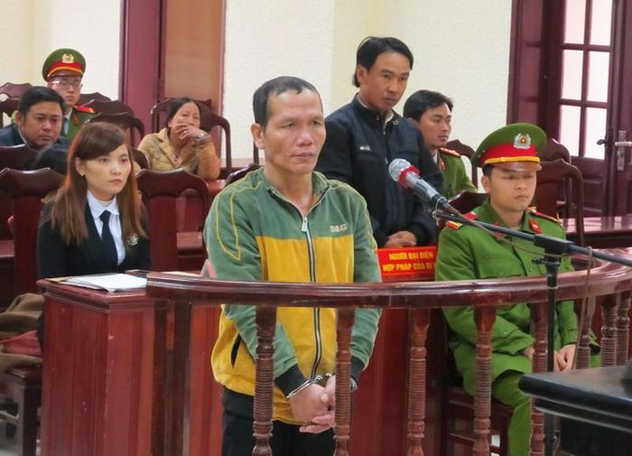 Bị cáo Viên trước vành móng ngựa