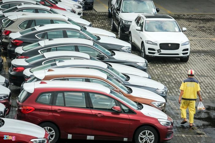 Số xe này phải nằm lại tại cảng, chưa làm được thủ tục thông quan do Tập đoàn BMW, Euro Auto và các doanh đối tác của họ chưa cung cấp đầy đủ các giấy tờ hợp lệ. Trước đó, Tổng cục Hải quan đã cùng Bộ Tài chính nhiều lần làm việc với Đại sứ quán của Malaysia, Đại sứ quán Đức tại Việt Nam và Tập đoàn BMW châu Á (BMW Group Asia), Công ty Ôtô Sime Darby (Sime Darby Motors) - nhà đầu tư lớn của Euro Auto - để tìm hướng giải quyết tốt nhất. 