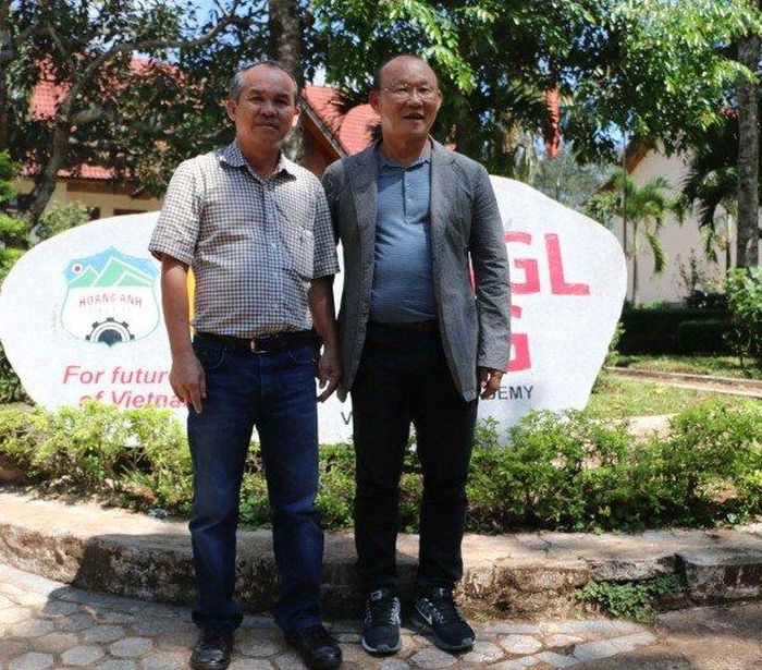 Bầu Đức bất ngờ lên tiếng thừa nhận mời ông Park dẫn dắt ĐTVN.