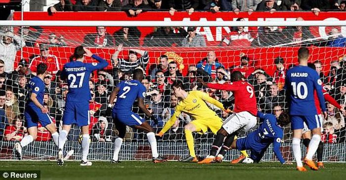 Chelsea hoàn toàn có thể lỡ chiếc vé C1 mùa tới sau khi thua MU 1-2