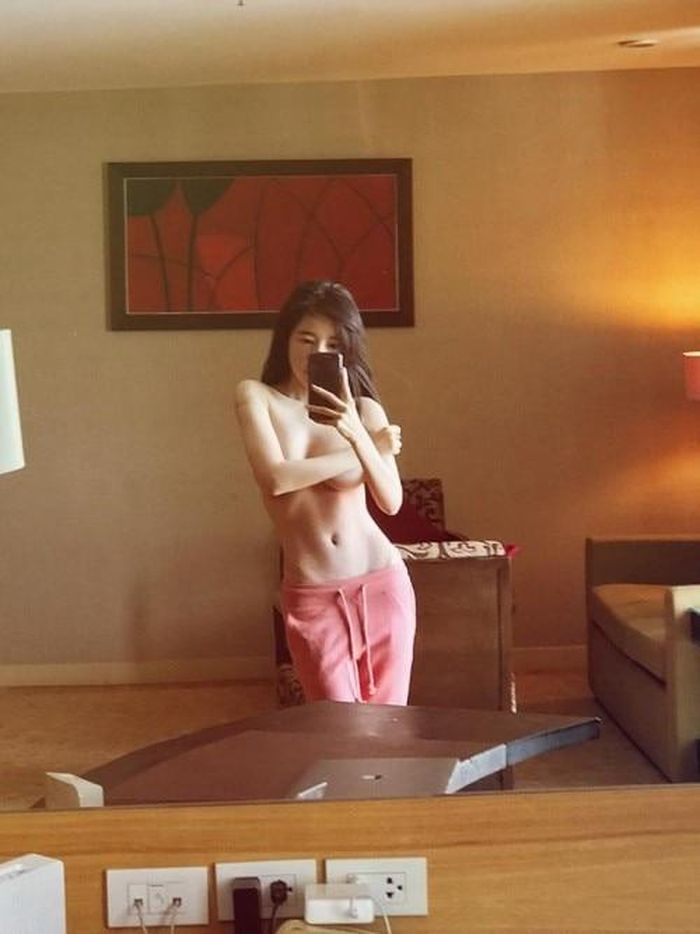 Elly Trần bán nude khoe body bốc lửa dù đã là mẹ hai con.