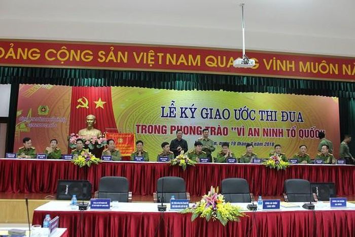 Các đơn vị trong Cụm thi đua số 6 ký giao ước thi đua