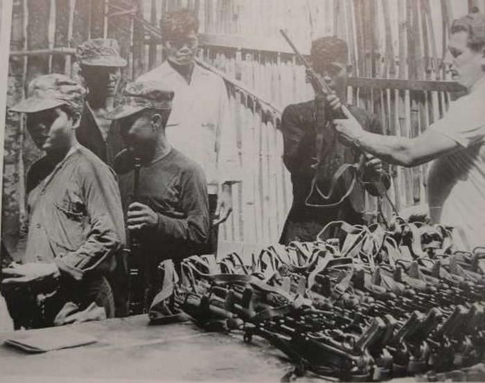 Một số loại vũ khí bộ binh khác của Đức như tiểu liên MP-40 dù không có thông tin được phía Việt Nam sử dụng trong chiến tranh Việt Nam một cách chính thức nhưng lại là vũ khí được Mỹ viện trợ cho các lực lượng địa phương quân của quân đội ngụy Sài Gòn trong cuộc chiến tranh này. Nguồn ảnh: Mirageca.
