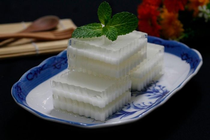 Thạch dừa sau khi hoàn thành có vị thanh mát ngọt lịm, thích hợp nhất là ăn trong những ngày hè nóng bức.