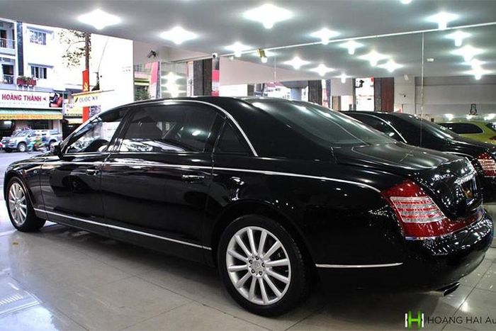 Siêu xe sang này xuất hiện lần đầu tại triển lãm Geneva 2009, với 2 model 62 và 57. Chiếc siêu xe sang Maybach 62S trong bài viết này sở hữu chiều dài lên đến 6.165 mm, dài hơn cả Rolls-Royce Phantom EWB.