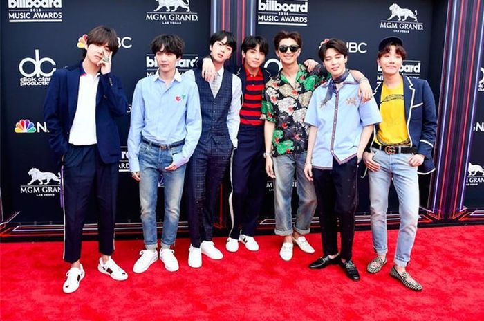  Nhóm nhạc Hàn Quốc được chào đón trên thảm đỏ BBMAs.
