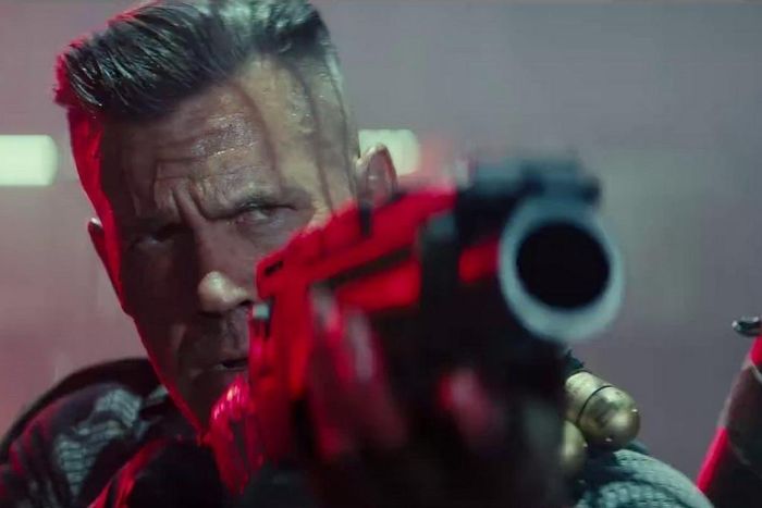 Trên thực tế, thông tin về Deadpool 2 thuộc dạng “nhiều mà ít”. Cable (Josh Brolin) chắc chắn xuất hiện, nhưng không rõ liệu nguồn gốc nhân vật sẽ giống đến đâu so với nguyên tác. Ở truyện tranh, gã có khả năng di chuyển vượt thời gian, và là con trai của Cyclops và nhân bản của Jean Grey. Cable được gửi đến tương lai để tránh khỏi tai ương, nhưng gã tự thiết lập biệt đội X-Force để quay về hiện tại và chiến đấu. Trailer của Deadpool 2 mô tả Cable như nhân vật phản diện, nhưng gã có lẽ rốt cuộc sẽ phối hợp với Deadpool (Ryan Reynolds) và X-Force ở cuối phim.