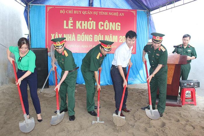 Lễ động thổ, khởi công xây dựng "Nhà đồng đội" cho Trung tá QNCN Ngô Song Hùng.