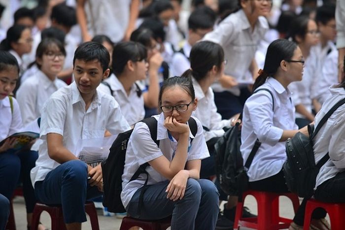  Hà Nội sẽ mở thêm chương trình đào tạo song bằng tú tài học chương trình THPT quốc gia Việt Nam và tú tài Anh Quốc tại Trường THPT Chuyên Hà Nội-Amsterdam.