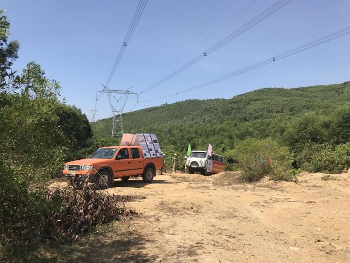 Tổ chức tuyên truyền cổ động về bảo vệ đường dây 500kV Đà Nẵng-Thạnh Mỹ. Ảnh: Mai Phương/BNEWS/TTXVN
