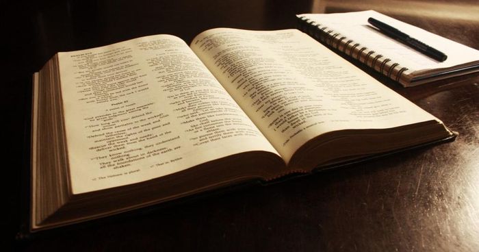 Sách giấy có ý nghĩa sâu sắc với nhiều người.