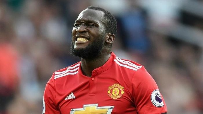 Mùa giải đầu tiên, Lukaku trở thành chân sút chủ lực của MU khi ghi 27 bàn trên mọi đấu trường. Ở tuổi 25, Lukaku còn cả tương lai ở sân Old Trafford. Cổ động viên MU hy vọng kể từ mùa tới, Lukaku sẽ còn thi đấu ấn tượng hơn nữa.
