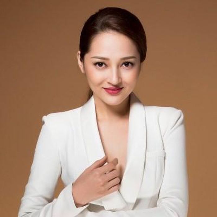 PV: Chị có nghĩ việc mình sẵn sàng đáp trả lại tin đồn sẽ tốt hơn là im lặng hay không?