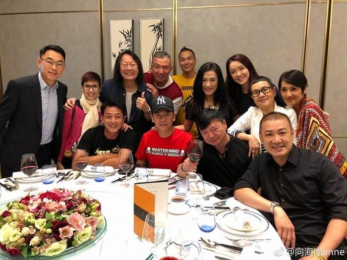 Đã lâu lắm rồi khán giả mới thấy team “Hồ sơ trinh sát” tái ngộ đông như vậy
