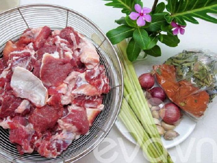 Gia vị và nguyên liệu cách nấu bò kho thứ 2 này cũng rất đơn giản