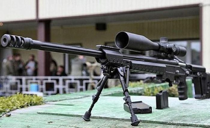  Điểm nổi bật của SV-98 so với các khẩu súng bắn tỉa khác chính là có nòng nặng và dài, đồng thời gắn tự do không tiếp xúc với bộ phận nào khác ngoài buồng đạn. 