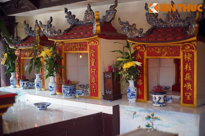 Để tưởng nhớ những người đã chết vì vận nước, người dân Huế đã quyên góp tiền của xây dựng miếu Âm Hồn và lấy ngày 23/5 Âm lịch là ngày húy kị “quảy cơm chung”.