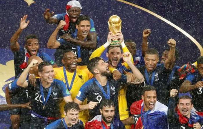 Đội tuyến bóng đá Pháp lên ngôi vô địch FIFA World Cup 2018 tại Nga. Ảnh: Reuters