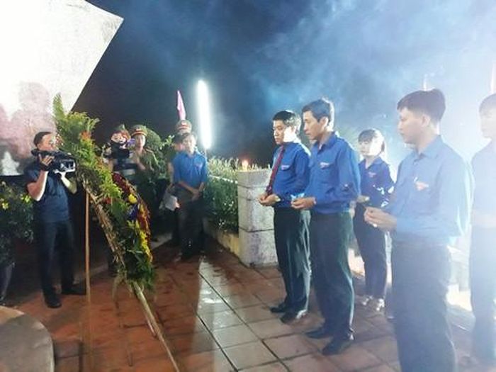 Dâng hương tưởng niệm, tri ân liệt sĩ
