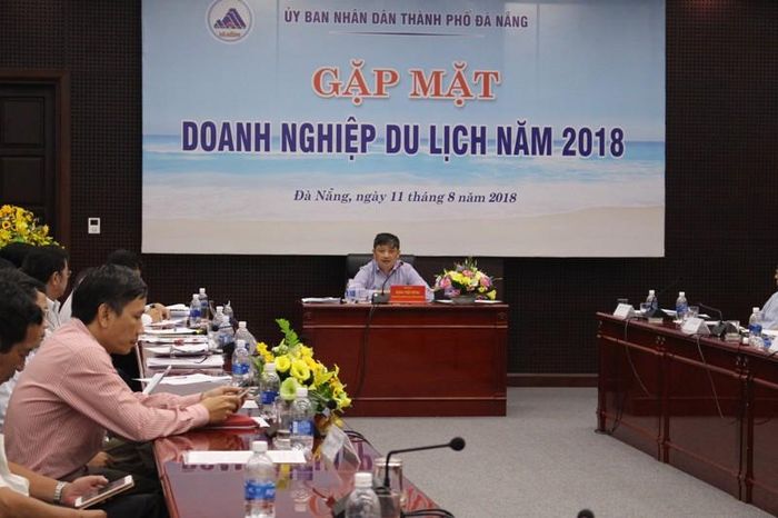 Trước những ý kiến về tình trạng HDV Trung Quốc ở Đà Nẵng, ông Đặng Việt Dũng yêu cầu các đơn vị liên quan rà soát nghiêm, tránh để tình trạng này kéo dài thêm. Ảnh: GIang Thanh