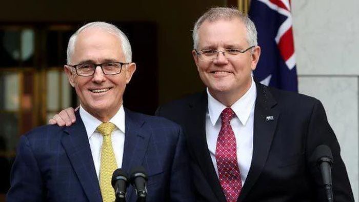 Ông Morrison (phải) vẫn thể hiện là đồng minh của ông Turnbull. Ảnh: News Corp Australia