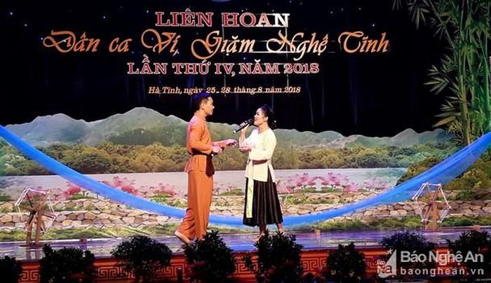 Một tiết mục biểu diễn của CLB dân ca xã Thanh Văn, huyện Thanh Chương. Ảnh: Hoàng Trường