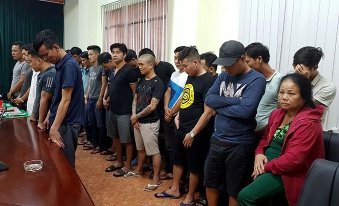  Hàng chục người đang bị tạm giữ để điều tra. Ảnh: Lê Trai.