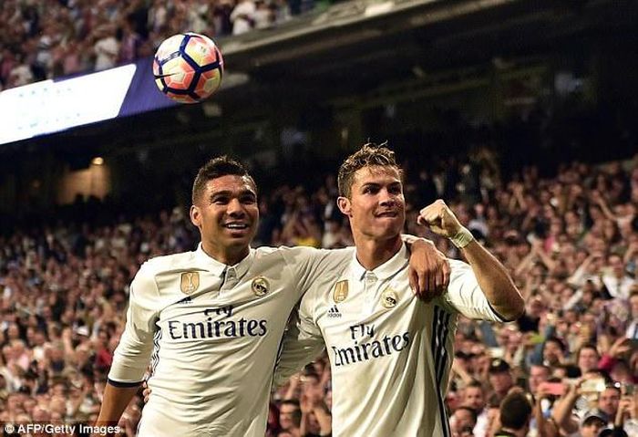 Casemiro muốn Ronaldo giành Quả bóng vàng 2018 chứ không phải Luka Modric. Ảnh: Getty Images.
