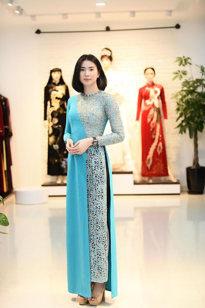 Người đẹp Huyền Thư khoe dáng với mẫu áo dài vạt lệch phối ren độc đáo.
