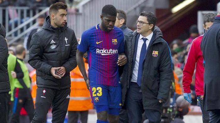 Tin dữ xảy đến với Barca khi trung vệ Samuel Umtiti dính chấn thương gối và đối mặt nguy cơ nghỉ vài tháng. Ảnh: Reuters.