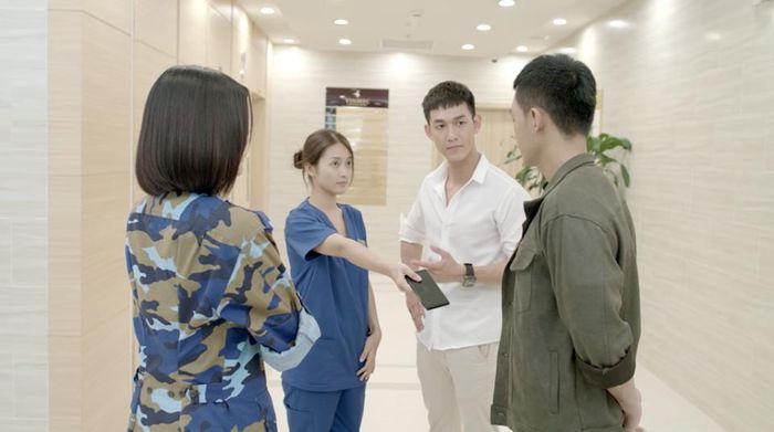  Chuyện tình của hai cặp đôi thu hút chú ý trong phim