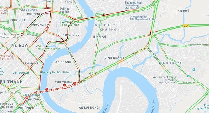 Hầm Thủ Thiêm đóng cửa sau sự cố, giao thông xung quanh tê liệt. (Màu sắc càng đậm, thể hiện các phương tiện di chuyển càng chậm). Ảnh: Google Maps.