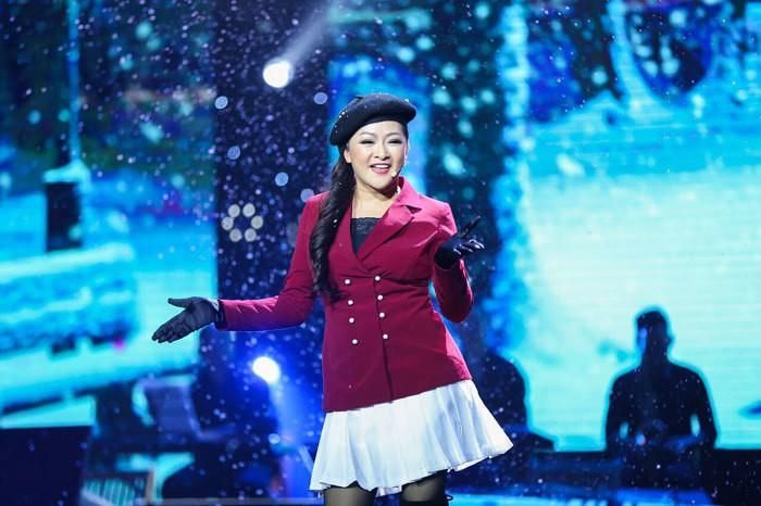 Hình ảnh của "Người tình mùa đông" một thời được Như Quỳnh tái hiện lại trên sân khấu trong liveshow tại Hà Nội đầu năm 2018.