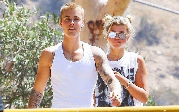 Hình ảnh thuở còn mặn nồng của Sofia Richie và Justin Bieber hồi năm 2016